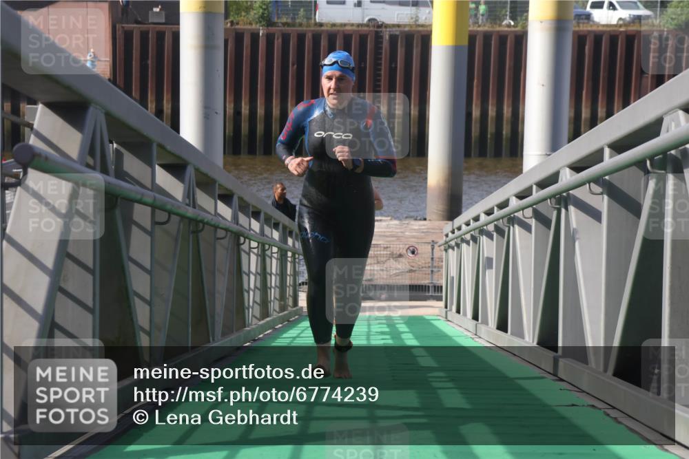 11.08.2024 - GEWOBA Citytriathlon Bremen Lena Gebhardt http://msf.ph/oto/6774239 11.08.2024 10:10:19 Schwimmen 22, 29, 50, 102, 116 meine-sportfotos.de