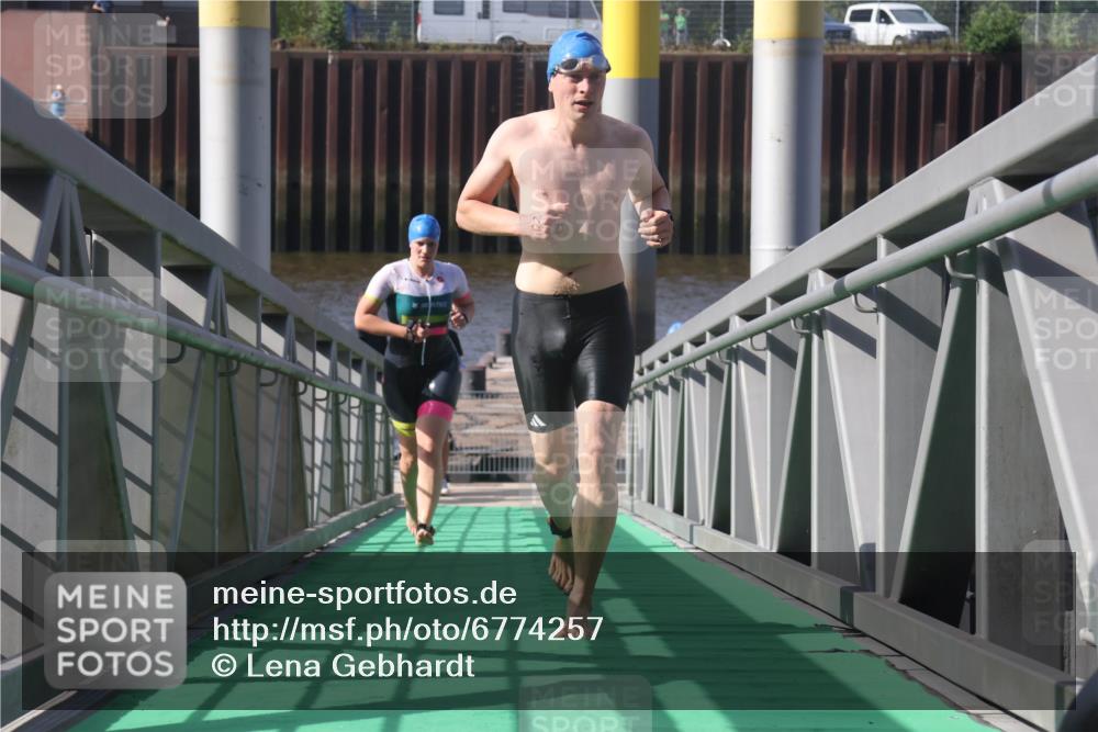 11.08.2024 - GEWOBA Citytriathlon Bremen Lena Gebhardt http://msf.ph/oto/6774257 11.08.2024 10:10:22 Schwimmen 22, 29, 50, 116 meine-sportfotos.de