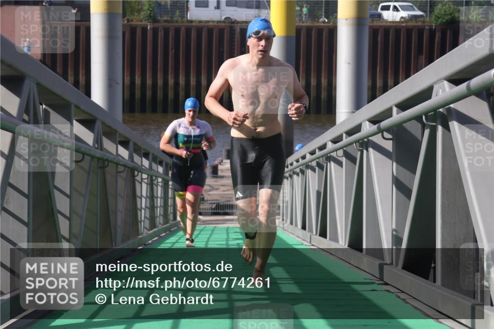 11.08.2024 - GEWOBA Citytriathlon Bremen Lena Gebhardt http://msf.ph/oto/6774261 11.08.2024 10:10:22 Schwimmen 22, 29, 50, 116 meine-sportfotos.de