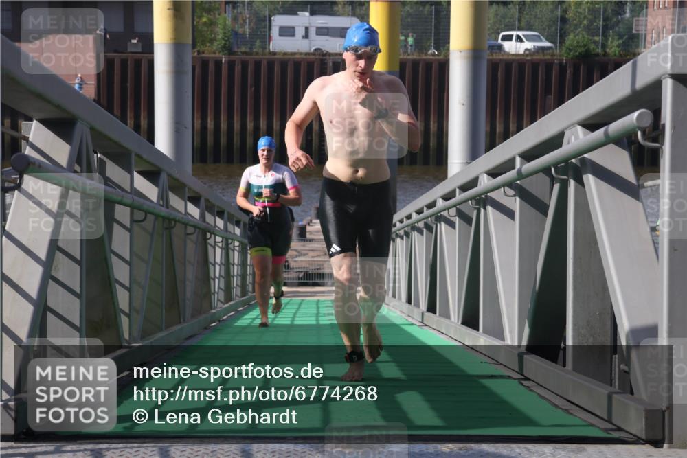 11.08.2024 - GEWOBA Citytriathlon Bremen Lena Gebhardt http://msf.ph/oto/6774268 11.08.2024 10:10:23 Schwimmen 22, 29, 50, 116 meine-sportfotos.de