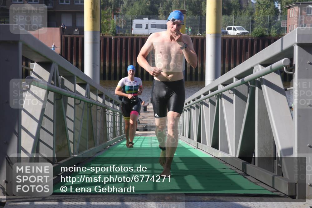 11.08.2024 - GEWOBA Citytriathlon Bremen Lena Gebhardt http://msf.ph/oto/6774271 11.08.2024 10:10:23 Schwimmen 22, 29, 50, 116 meine-sportfotos.de