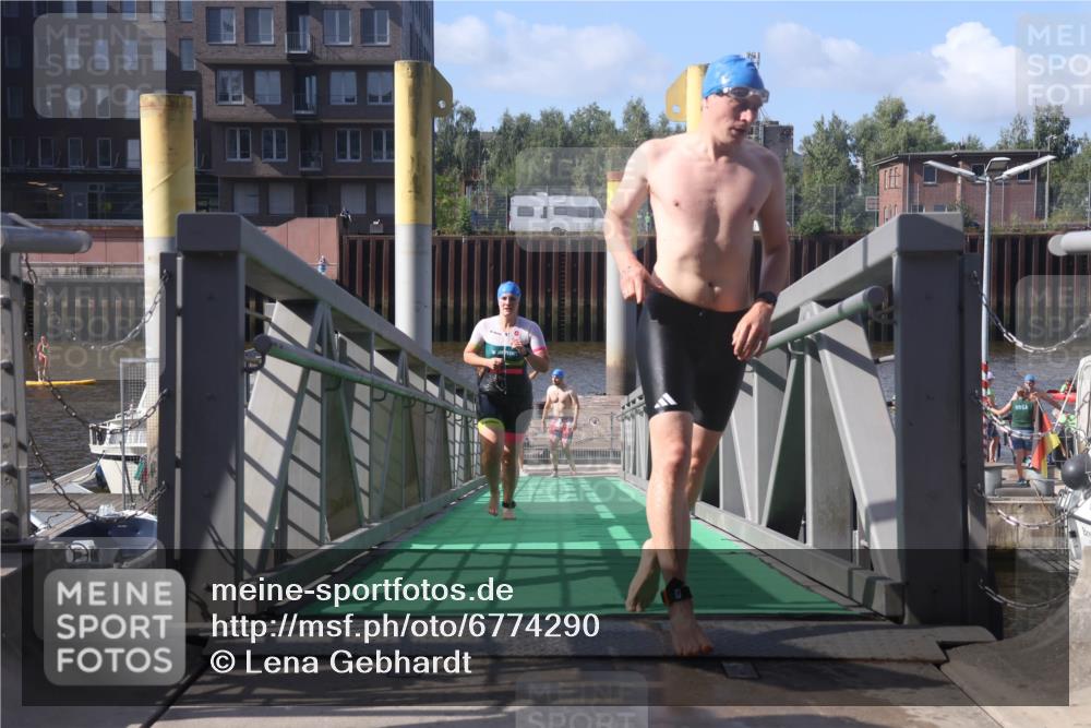 11.08.2024 - GEWOBA Citytriathlon Bremen Lena Gebhardt http://msf.ph/oto/6774290 11.08.2024 10:10:24 Schwimmen 22, 29, 50, 116 meine-sportfotos.de