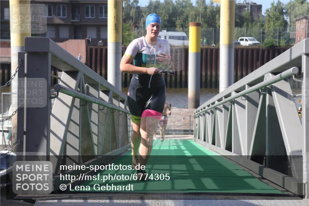 11.08.2024 - GEWOBA Citytriathlon Bremen Lena Gebhardt http://msf.ph/oto/6774305 11.08.2024 10:10:26 Schwimmen 22, 29, 51, 116 meine-sportfotos.de