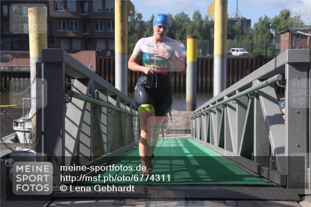 11.08.2024 - GEWOBA Citytriathlon Bremen Lena Gebhardt http://msf.ph/oto/6774311 11.08.2024 10:10:26 Schwimmen 22, 29, 51, 116 meine-sportfotos.de