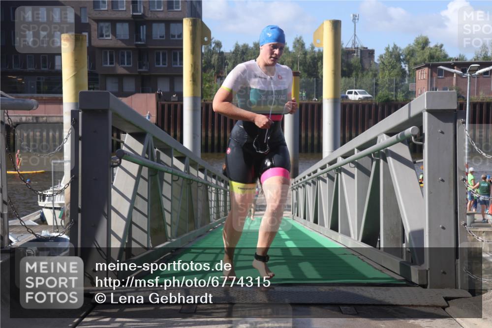 11.08.2024 - GEWOBA Citytriathlon Bremen Lena Gebhardt http://msf.ph/oto/6774315 11.08.2024 10:10:26 Schwimmen 22, 29, 51, 116 meine-sportfotos.de