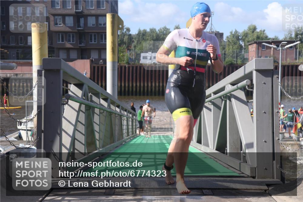 11.08.2024 - GEWOBA Citytriathlon Bremen Lena Gebhardt http://msf.ph/oto/6774323 11.08.2024 10:10:27 Schwimmen 22, 29, 51, 116 meine-sportfotos.de