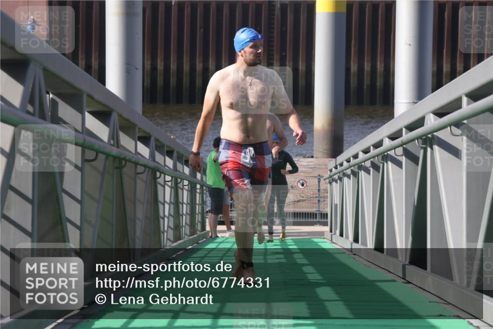 11.08.2024 - GEWOBA Citytriathlon Bremen Lena Gebhardt http://msf.ph/oto/6774331 11.08.2024 10:10:34 Schwimmen 22, 29, 30, 47, 51, 116 meine-sportfotos.de