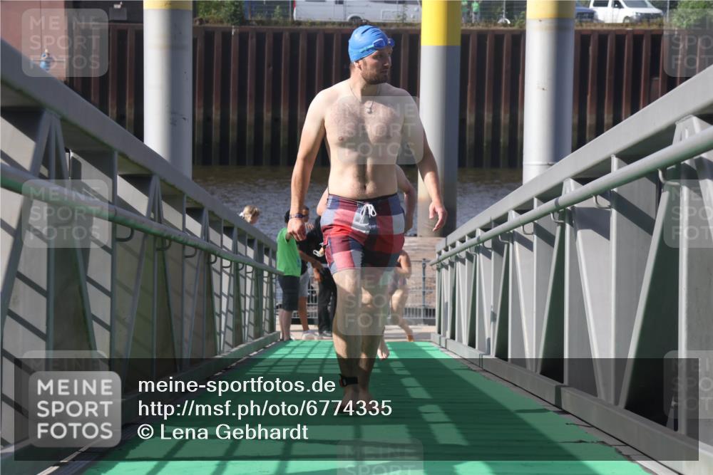 11.08.2024 - GEWOBA Citytriathlon Bremen Lena Gebhardt http://msf.ph/oto/6774335 11.08.2024 10:10:34 Schwimmen 22, 29, 30, 47, 51, 116 meine-sportfotos.de