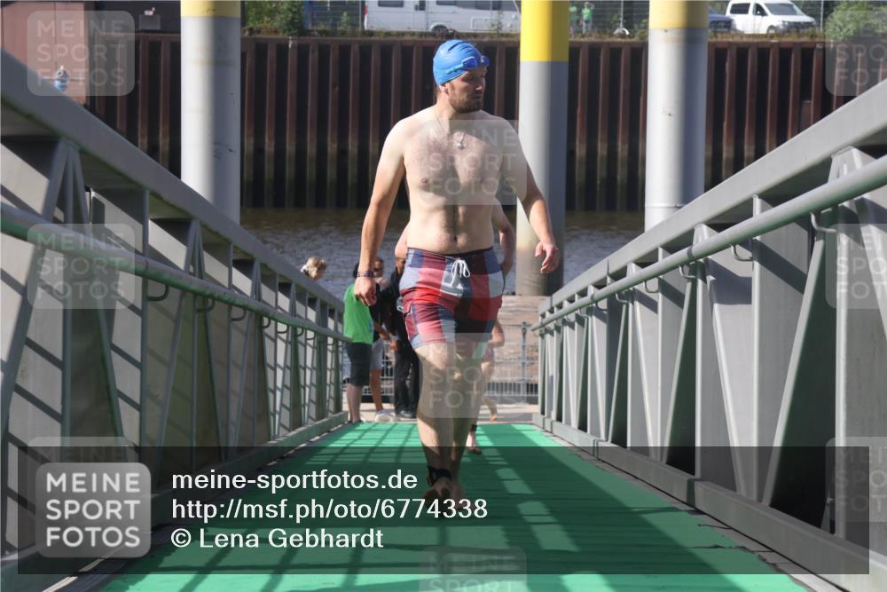 11.08.2024 - GEWOBA Citytriathlon Bremen Lena Gebhardt http://msf.ph/oto/6774338 11.08.2024 10:10:35 Schwimmen 22, 29, 30, 47, 51, 116 meine-sportfotos.de