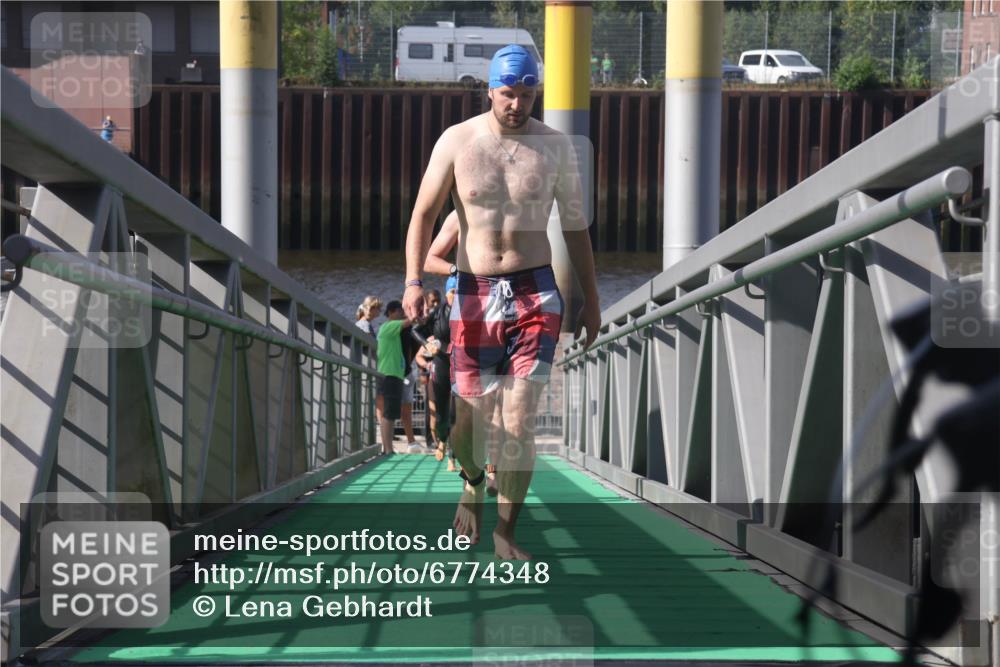 11.08.2024 - GEWOBA Citytriathlon Bremen Lena Gebhardt http://msf.ph/oto/6774348 11.08.2024 10:10:35 Schwimmen 22, 29, 30, 47, 51, 116 meine-sportfotos.de