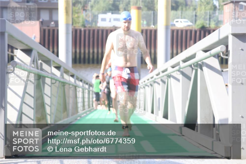 11.08.2024 - GEWOBA Citytriathlon Bremen Lena Gebhardt http://msf.ph/oto/6774359 11.08.2024 10:10:36 Schwimmen 22, 29, 30, 47, 51, 116 meine-sportfotos.de