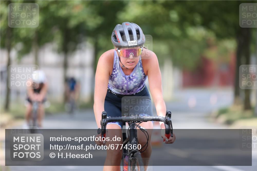11.08.2024 - GEWOBA Citytriathlon Bremen H.Heesch http://msf.ph/oto/6774360 11.08.2024 11:41:42 Radfahren 758, 786, 835, 859, 965, 1020 meine-sportfotos.de