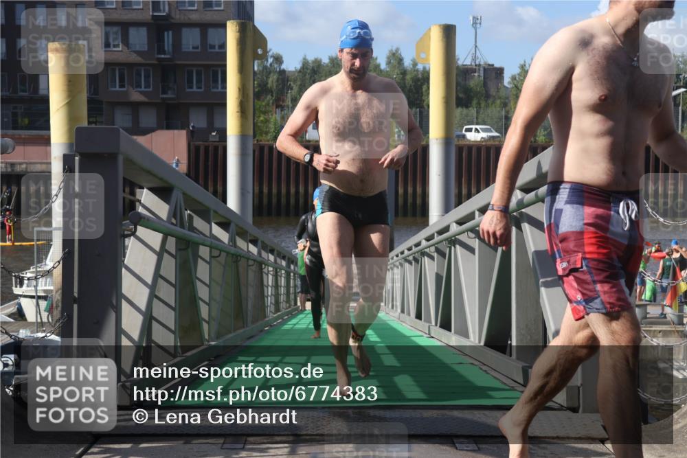 11.08.2024 - GEWOBA Citytriathlon Bremen Lena Gebhardt http://msf.ph/oto/6774383 11.08.2024 10:10:39 Schwimmen 6, 30, 47, 51, 116 meine-sportfotos.de