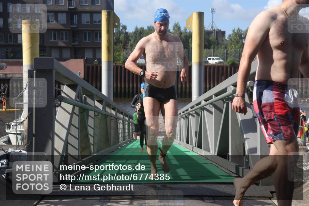 11.08.2024 - GEWOBA Citytriathlon Bremen Lena Gebhardt http://msf.ph/oto/6774385 11.08.2024 10:10:39 Schwimmen 6, 30, 47, 51, 116 meine-sportfotos.de
