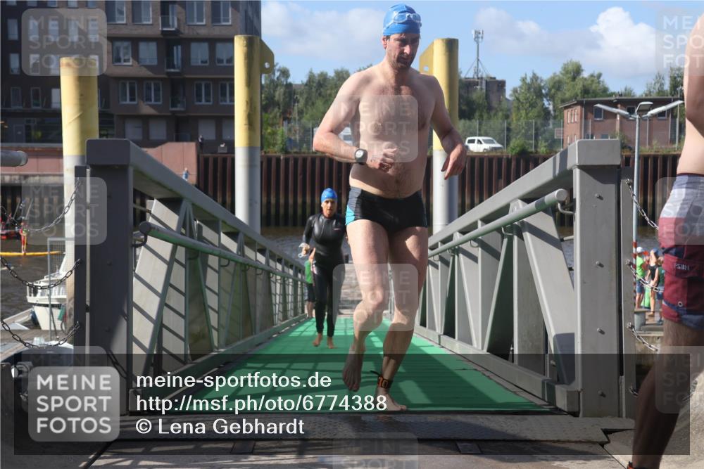 11.08.2024 - GEWOBA Citytriathlon Bremen Lena Gebhardt http://msf.ph/oto/6774388 11.08.2024 10:10:39 Schwimmen 6, 30, 47, 51, 116 meine-sportfotos.de