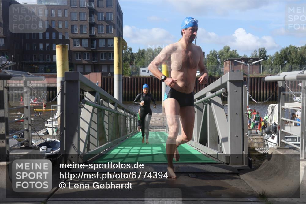 11.08.2024 - GEWOBA Citytriathlon Bremen Lena Gebhardt http://msf.ph/oto/6774394 11.08.2024 10:10:40 Schwimmen 6, 30, 47, 51, 116 meine-sportfotos.de