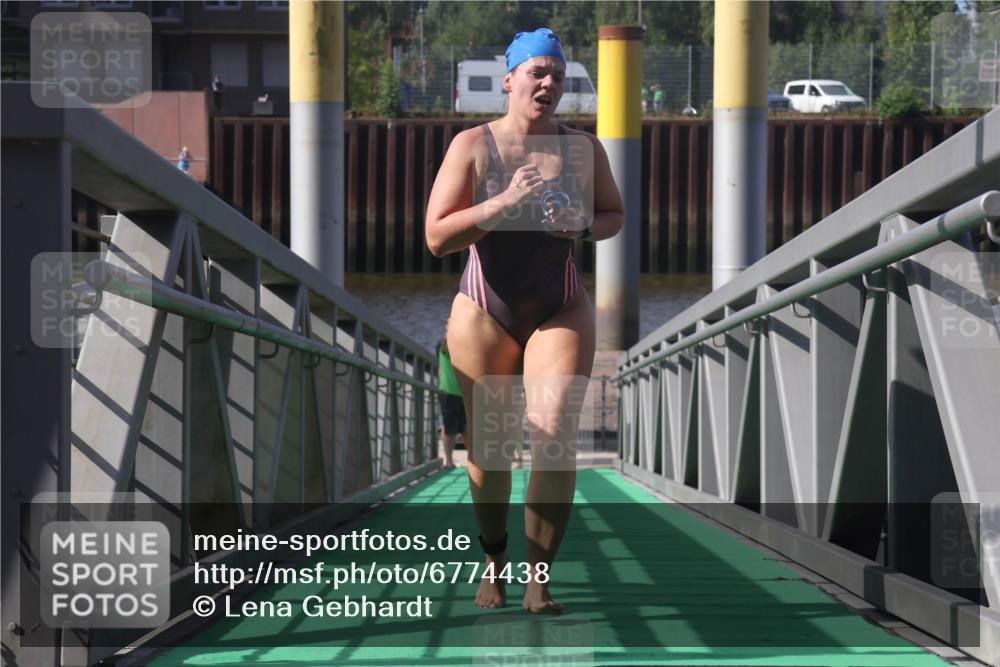 11.08.2024 - GEWOBA Citytriathlon Bremen Lena Gebhardt http://msf.ph/oto/6774438 11.08.2024 10:10:44 Schwimmen 6, 30, 47, 51 meine-sportfotos.de