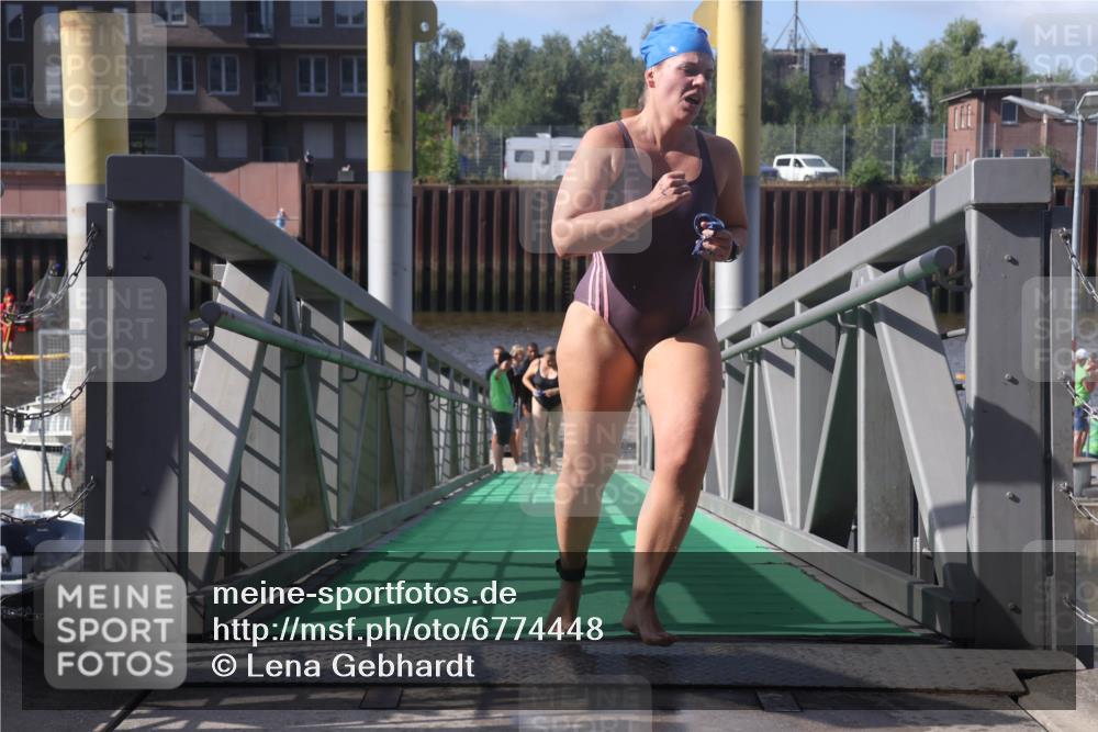 11.08.2024 - GEWOBA Citytriathlon Bremen Lena Gebhardt http://msf.ph/oto/6774448 11.08.2024 10:10:44 Schwimmen 6, 30, 47, 51 meine-sportfotos.de