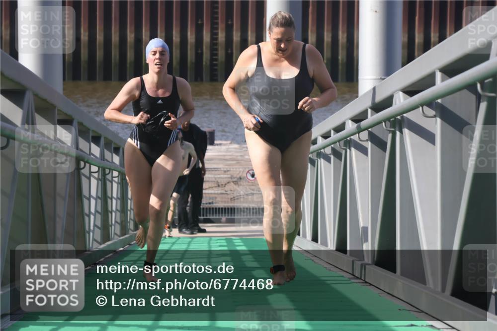11.08.2024 - GEWOBA Citytriathlon Bremen Lena Gebhardt http://msf.ph/oto/6774468 11.08.2024 10:10:52 Schwimmen 5, 6, 23, 30, 47, 70 meine-sportfotos.de
