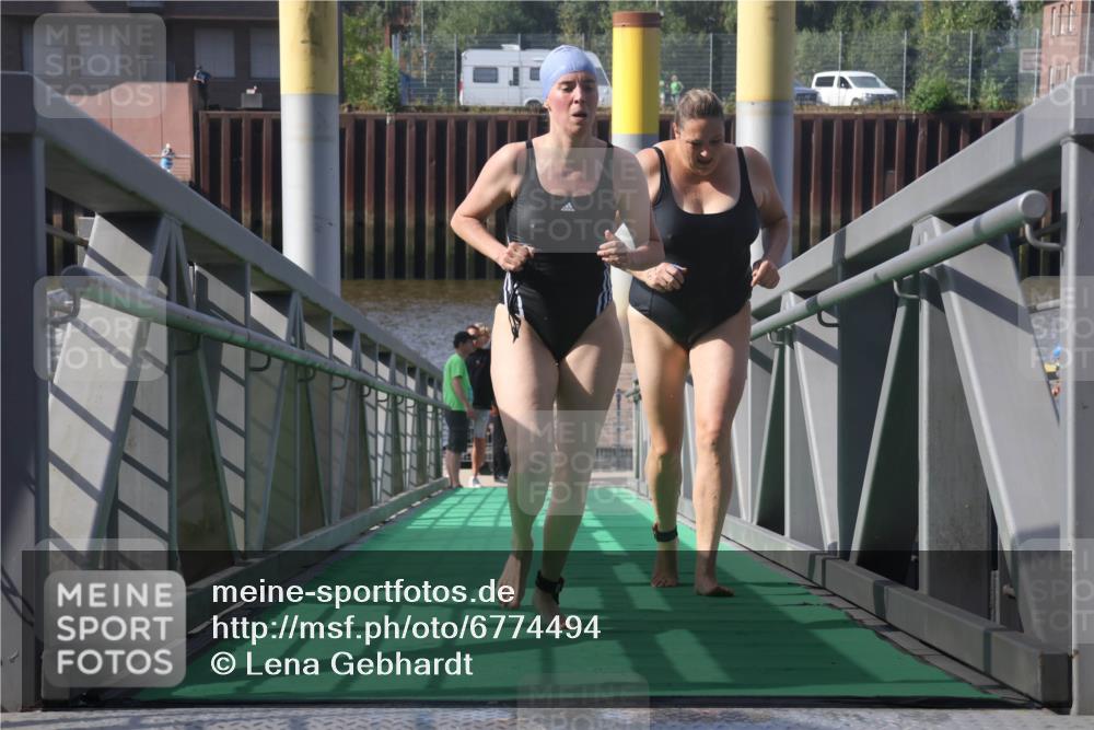 11.08.2024 - GEWOBA Citytriathlon Bremen Lena Gebhardt http://msf.ph/oto/6774494 11.08.2024 10:10:54 Schwimmen 5, 6, 23, 30, 70 meine-sportfotos.de