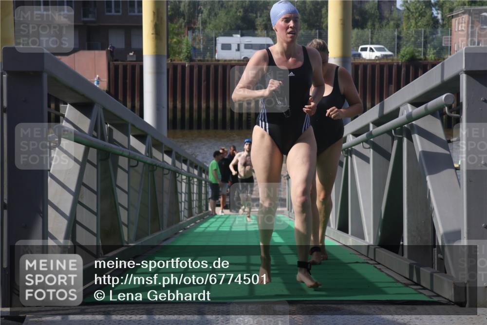 11.08.2024 - GEWOBA Citytriathlon Bremen Lena Gebhardt http://msf.ph/oto/6774501 11.08.2024 10:10:54 Schwimmen 5, 6, 23, 30, 70 meine-sportfotos.de