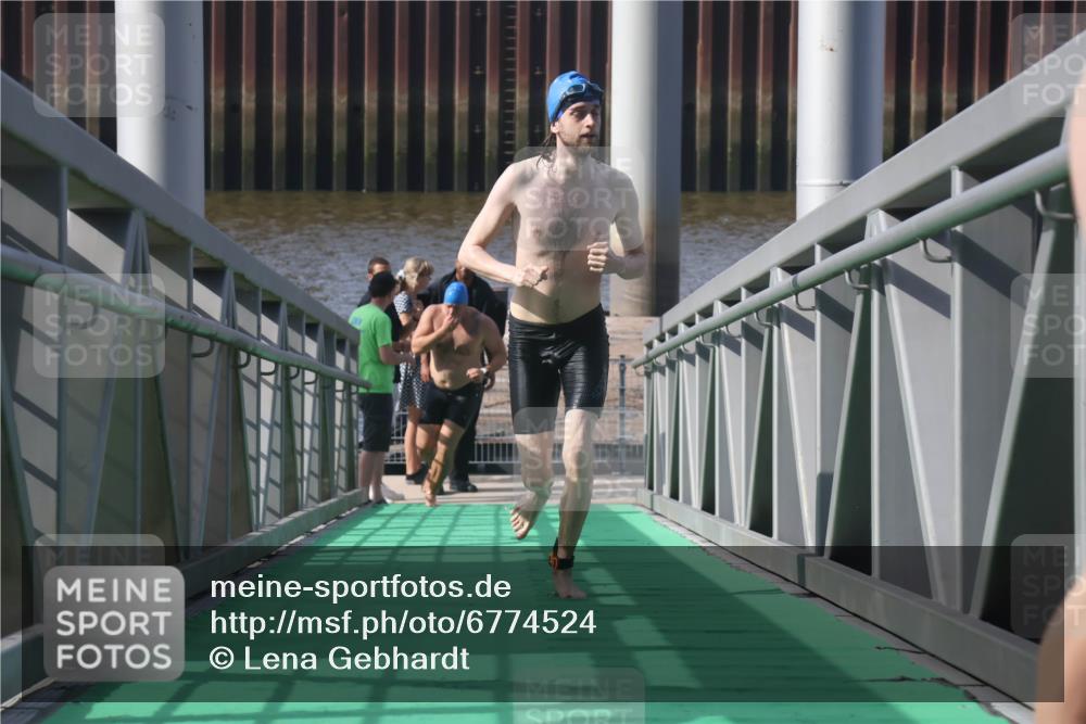 11.08.2024 - GEWOBA Citytriathlon Bremen Lena Gebhardt http://msf.ph/oto/6774524 11.08.2024 10:10:57 Schwimmen 5, 6, 23, 26, 30, 70 meine-sportfotos.de
