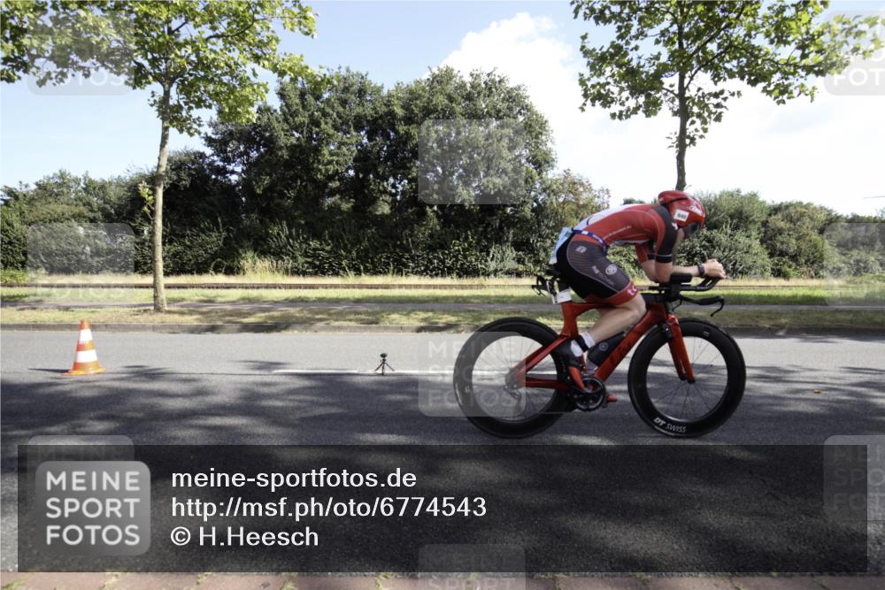 11.08.2024 - GEWOBA Citytriathlon Bremen H.Heesch http://msf.ph/oto/6774543 11.08.2024 10:17:12 Radfahren 46 meine-sportfotos.de