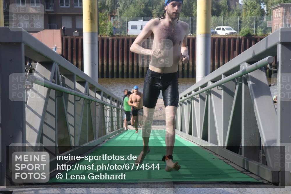 11.08.2024 - GEWOBA Citytriathlon Bremen Lena Gebhardt http://msf.ph/oto/6774544 11.08.2024 10:10:59 Schwimmen 5, 6, 21, 23, 26, 30, 70 meine-sportfotos.de