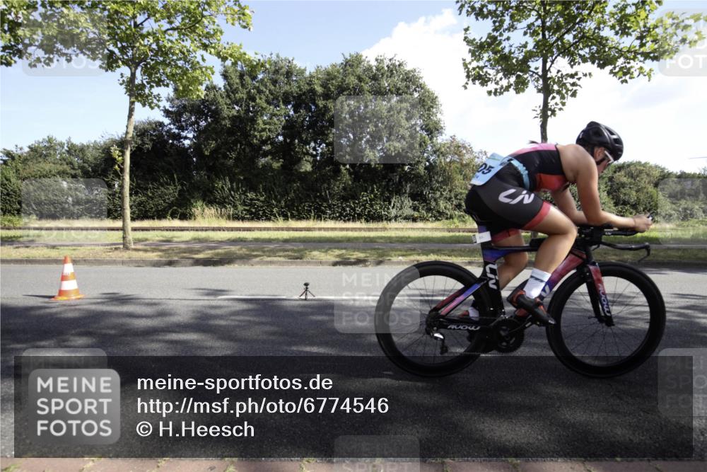 11.08.2024 - GEWOBA Citytriathlon Bremen H.Heesch http://msf.ph/oto/6774546 11.08.2024 10:17:35 Radfahren 105 meine-sportfotos.de