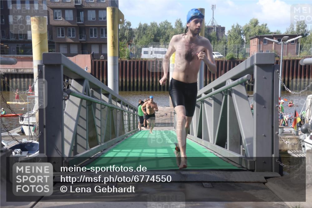 11.08.2024 - GEWOBA Citytriathlon Bremen Lena Gebhardt http://msf.ph/oto/6774550 11.08.2024 10:10:59 Schwimmen 5, 6, 21, 23, 26, 30, 70 meine-sportfotos.de