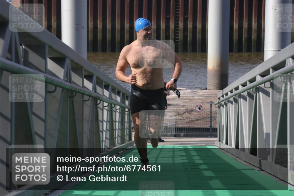 11.08.2024 - GEWOBA Citytriathlon Bremen Lena Gebhardt http://msf.ph/oto/6774561 11.08.2024 10:11:02 Schwimmen 5, 6, 21, 23, 26, 70 meine-sportfotos.de