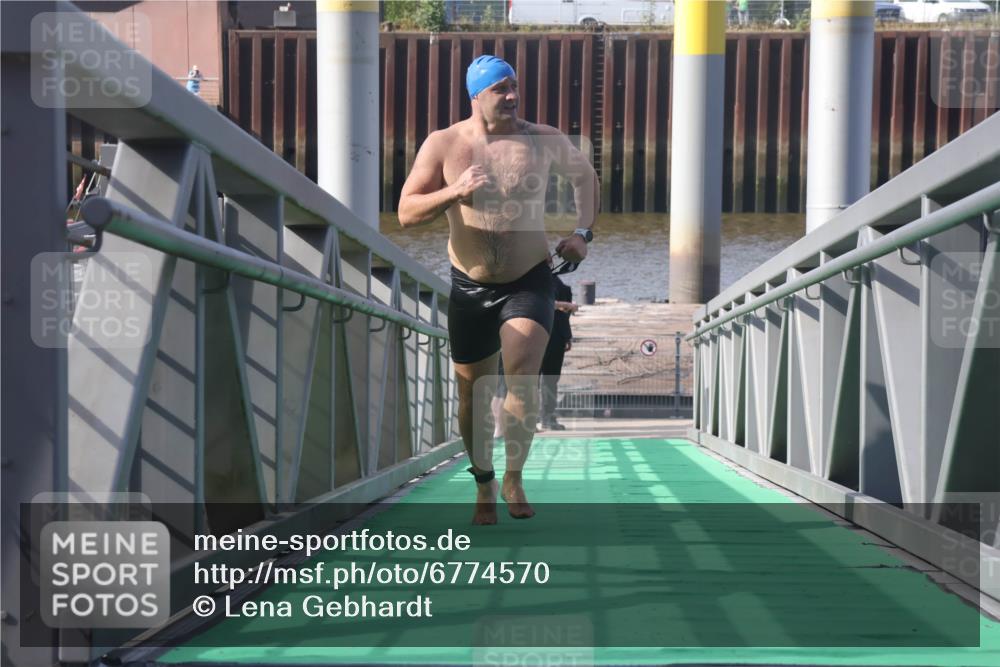 11.08.2024 - GEWOBA Citytriathlon Bremen Lena Gebhardt http://msf.ph/oto/6774570 11.08.2024 10:11:02 Schwimmen 5, 6, 21, 23, 26, 70 meine-sportfotos.de