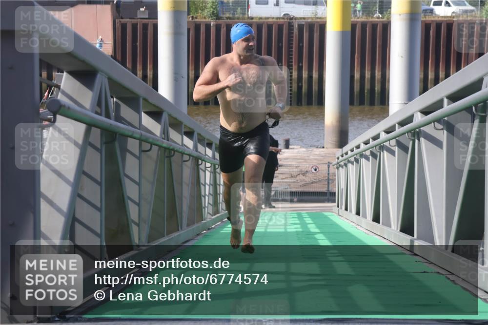 11.08.2024 - GEWOBA Citytriathlon Bremen Lena Gebhardt http://msf.ph/oto/6774574 11.08.2024 10:11:03 Schwimmen 5, 6, 21, 23, 26, 70 meine-sportfotos.de