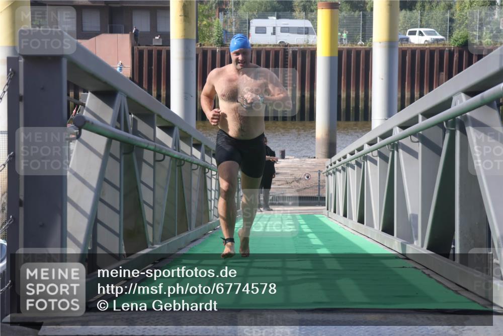 11.08.2024 - GEWOBA Citytriathlon Bremen Lena Gebhardt http://msf.ph/oto/6774578 11.08.2024 10:11:03 Schwimmen 5, 6, 21, 23, 26, 70 meine-sportfotos.de