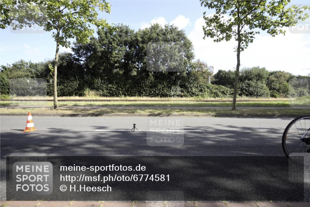 11.08.2024 - GEWOBA Citytriathlon Bremen H.Heesch http://msf.ph/oto/6774581 11.08.2024 10:19:45 Radfahren 3, 56, 59 meine-sportfotos.de