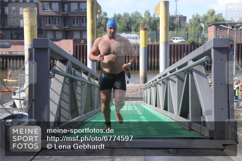 11.08.2024 - GEWOBA Citytriathlon Bremen Lena Gebhardt http://msf.ph/oto/6774597 11.08.2024 10:11:04 Schwimmen 5, 21, 23, 26, 70 meine-sportfotos.de