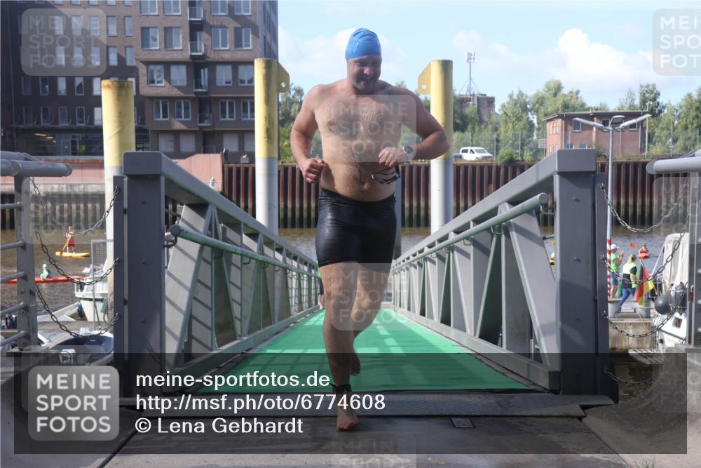 11.08.2024 - GEWOBA Citytriathlon Bremen Lena Gebhardt http://msf.ph/oto/6774608 11.08.2024 10:11:04 Schwimmen 5, 21, 23, 26, 70 meine-sportfotos.de