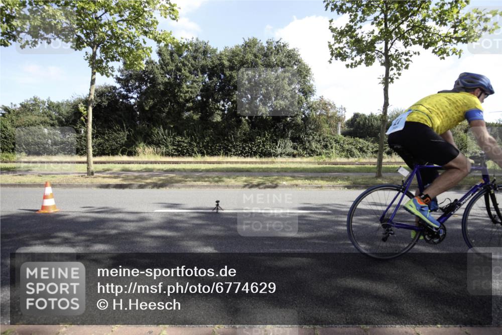 11.08.2024 - GEWOBA Citytriathlon Bremen H.Heesch http://msf.ph/oto/6774629 11.08.2024 10:21:40 Radfahren 27, 29, 42, 69, 77, 78, 106, 110 meine-sportfotos.de