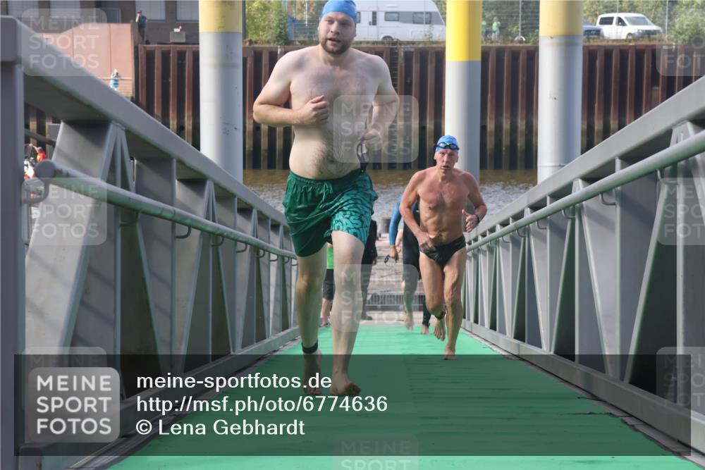 11.08.2024 - GEWOBA Citytriathlon Bremen Lena Gebhardt http://msf.ph/oto/6774636 11.08.2024 10:11:14 Schwimmen 17, 21, 23, 26, 37, 44, 70, 77 meine-sportfotos.de
