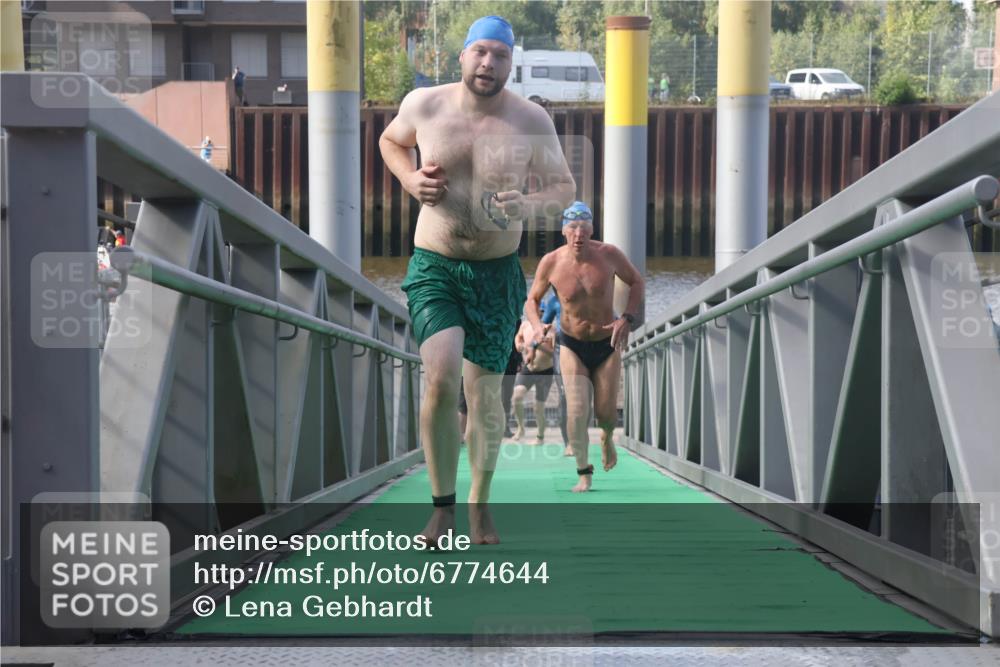 11.08.2024 - GEWOBA Citytriathlon Bremen Lena Gebhardt http://msf.ph/oto/6774644 11.08.2024 10:11:14 Schwimmen 17, 21, 23, 26, 37, 44, 70, 77 meine-sportfotos.de
