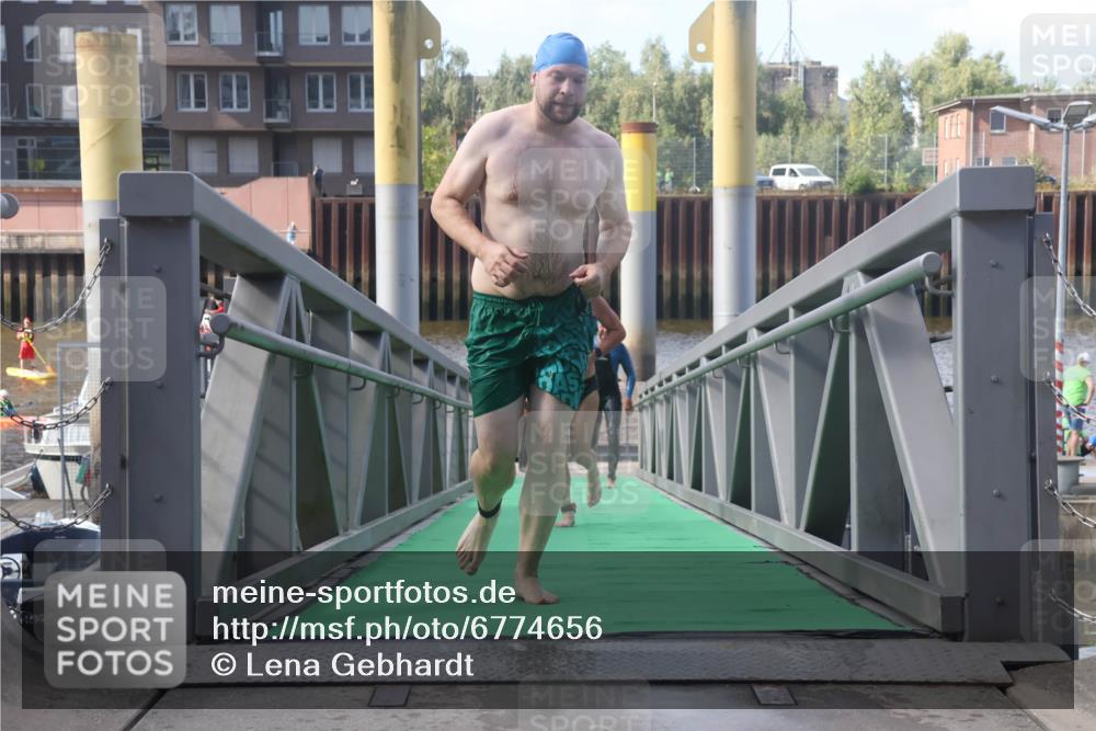 11.08.2024 - GEWOBA Citytriathlon Bremen Lena Gebhardt http://msf.ph/oto/6774656 11.08.2024 10:11:15 Schwimmen 17, 21, 23, 26, 37, 44, 77, 101 meine-sportfotos.de