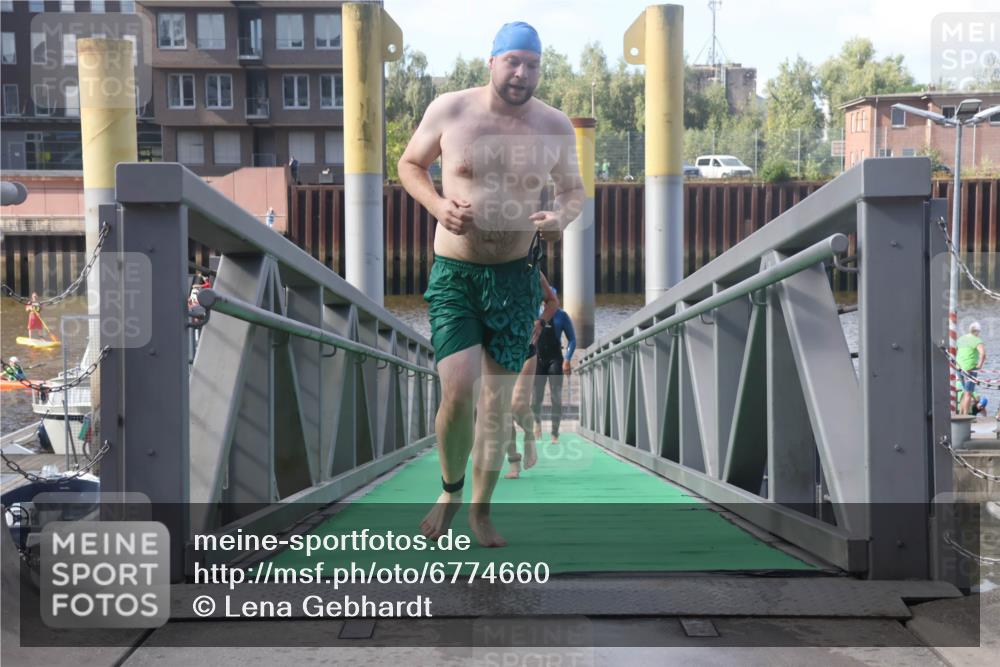 11.08.2024 - GEWOBA Citytriathlon Bremen Lena Gebhardt http://msf.ph/oto/6774660 11.08.2024 10:11:15 Schwimmen 17, 21, 23, 26, 37, 44, 77, 101 meine-sportfotos.de