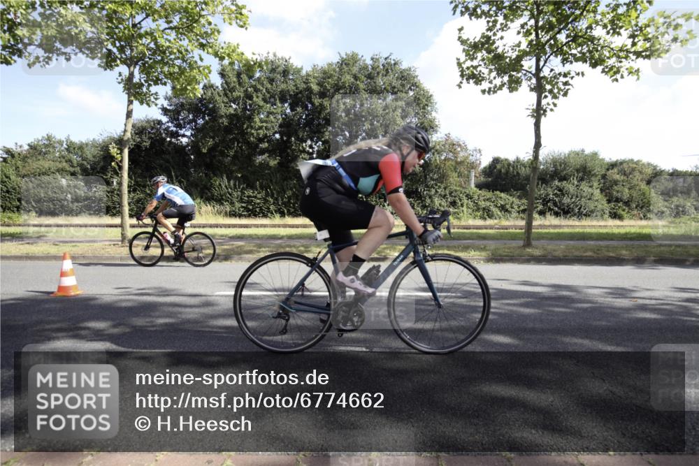 11.08.2024 - GEWOBA Citytriathlon Bremen H.Heesch http://msf.ph/oto/6774662 11.08.2024 10:22:36 Radfahren 22, 26, 55, 94, 108 meine-sportfotos.de