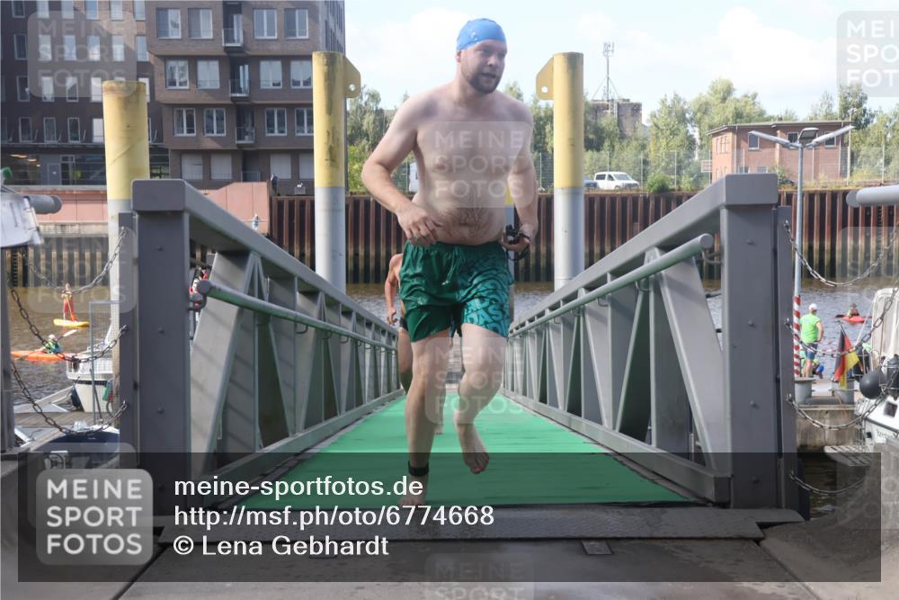 11.08.2024 - GEWOBA Citytriathlon Bremen Lena Gebhardt http://msf.ph/oto/6774668 11.08.2024 10:11:15 Schwimmen 17, 21, 23, 26, 37, 44, 77, 101 meine-sportfotos.de