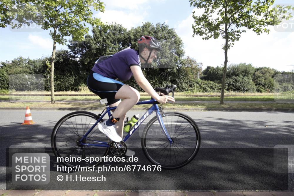 11.08.2024 - GEWOBA Citytriathlon Bremen H.Heesch http://msf.ph/oto/6774676 11.08.2024 10:22:53 Radfahren 5, 26, 47, 48, 91, 94, 102 meine-sportfotos.de