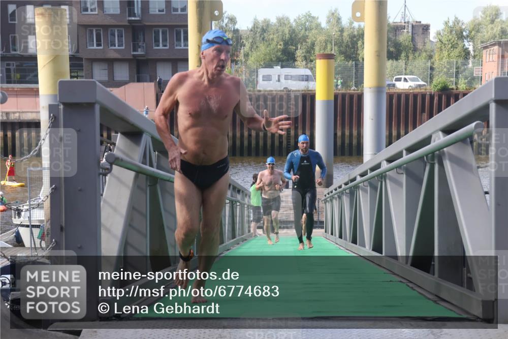 11.08.2024 - GEWOBA Citytriathlon Bremen Lena Gebhardt http://msf.ph/oto/6774683 11.08.2024 10:11:17 Schwimmen 17, 21, 26, 37, 44, 77, 101 meine-sportfotos.de