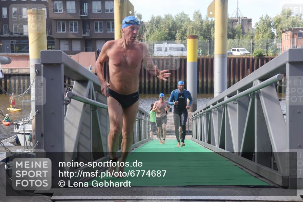 11.08.2024 - GEWOBA Citytriathlon Bremen Lena Gebhardt http://msf.ph/oto/6774687 11.08.2024 10:11:17 Schwimmen 17, 21, 26, 37, 44, 77, 101 meine-sportfotos.de