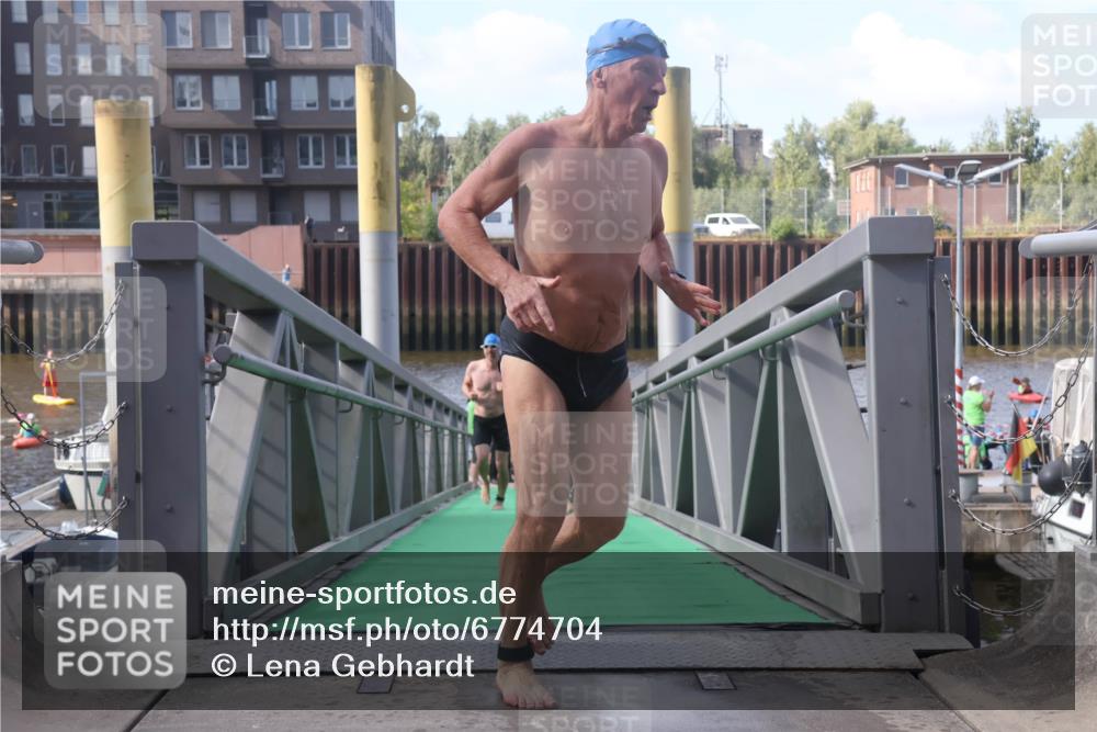 11.08.2024 - GEWOBA Citytriathlon Bremen Lena Gebhardt http://msf.ph/oto/6774704 11.08.2024 10:11:18 Schwimmen 17, 21, 26, 37, 44, 77, 101 meine-sportfotos.de