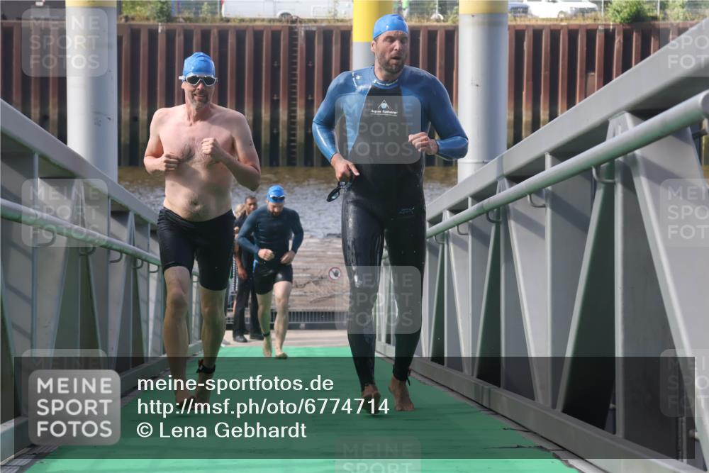 11.08.2024 - GEWOBA Citytriathlon Bremen Lena Gebhardt http://msf.ph/oto/6774714 11.08.2024 10:11:20 Schwimmen 17, 21, 26, 37, 44, 77, 101, 111 meine-sportfotos.de