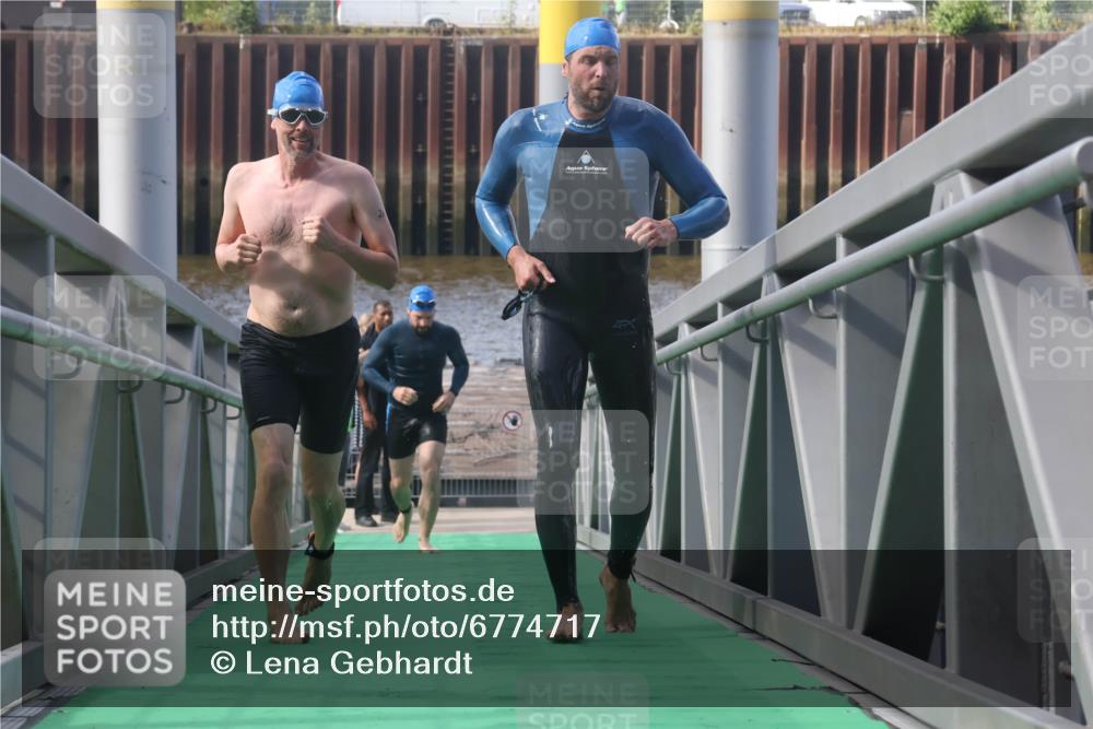 11.08.2024 - GEWOBA Citytriathlon Bremen Lena Gebhardt http://msf.ph/oto/6774717 11.08.2024 10:11:20 Schwimmen 17, 21, 26, 37, 44, 77, 101, 111 meine-sportfotos.de